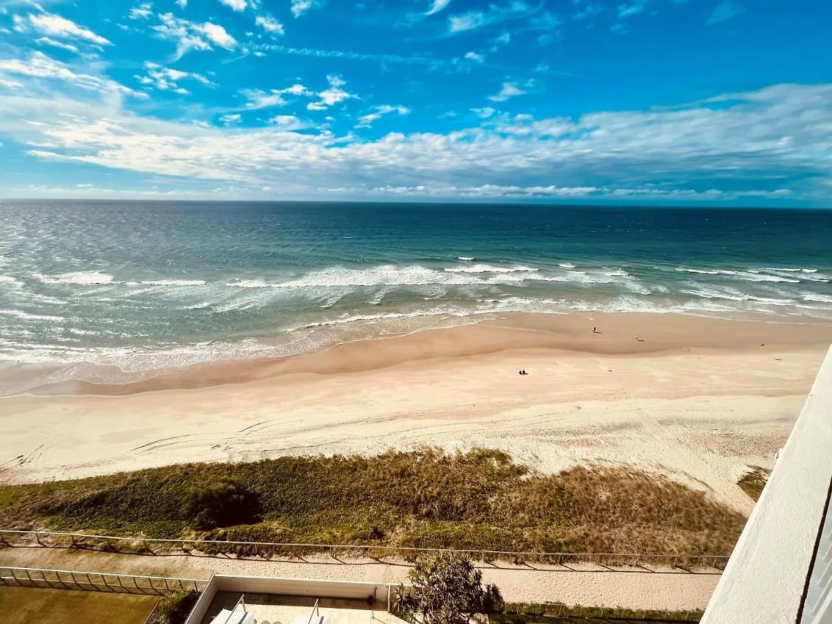 Absolutely Stunning! On The Beach !!! Gold Coast