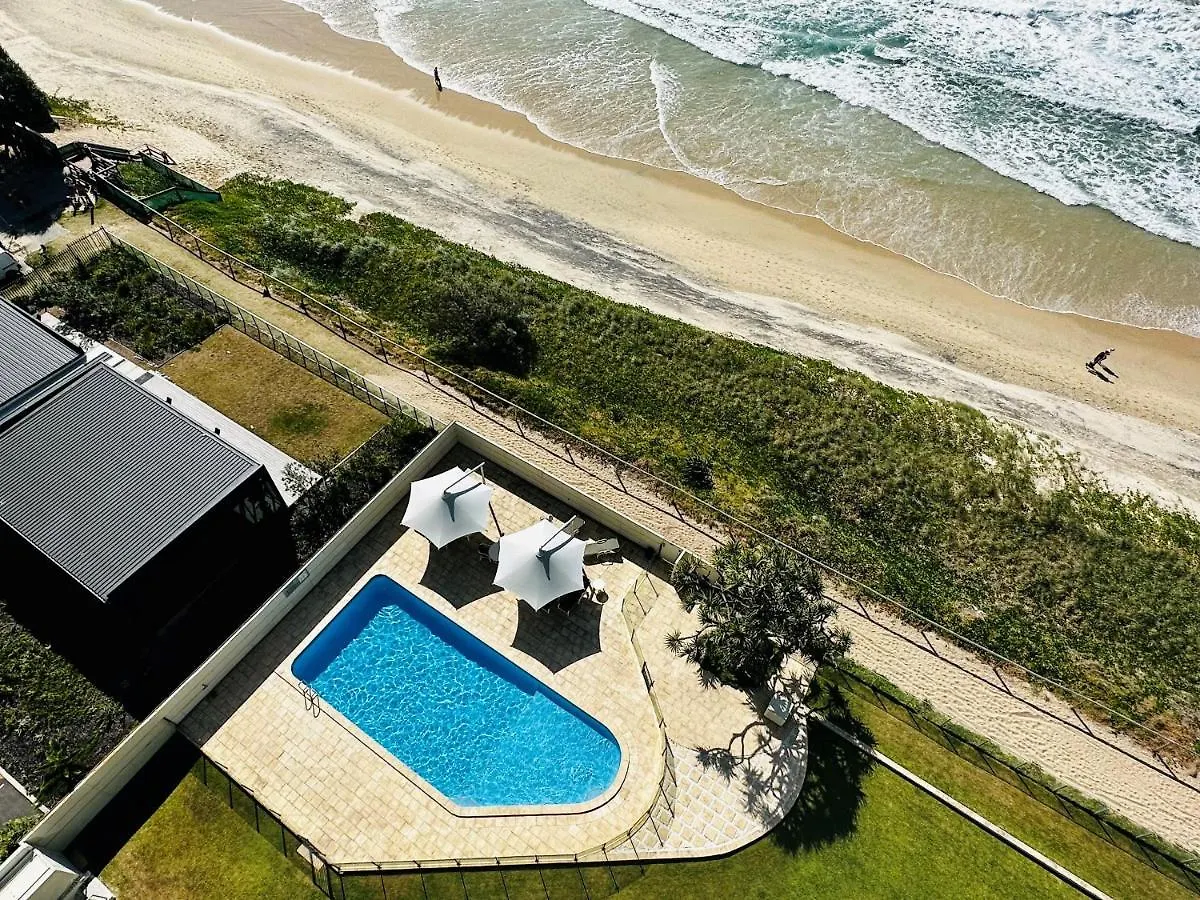 Absolutely Stunning! On The Beach !!! Gold Coast Apartment