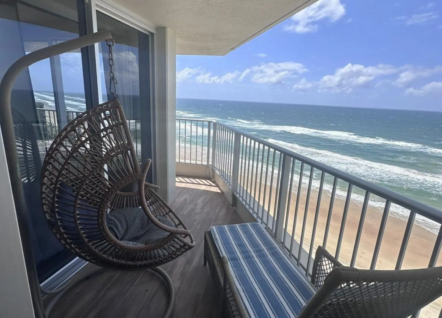 Absolutely Stunning! On The Beach !!! Gold Coast 0*,  Australia