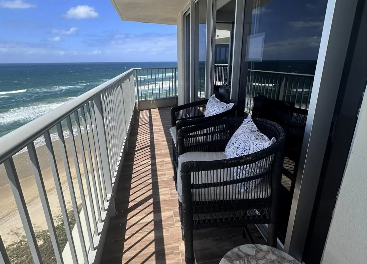Apartment Absolutely Stunning! On The Beach !!! Gold Coast Australia