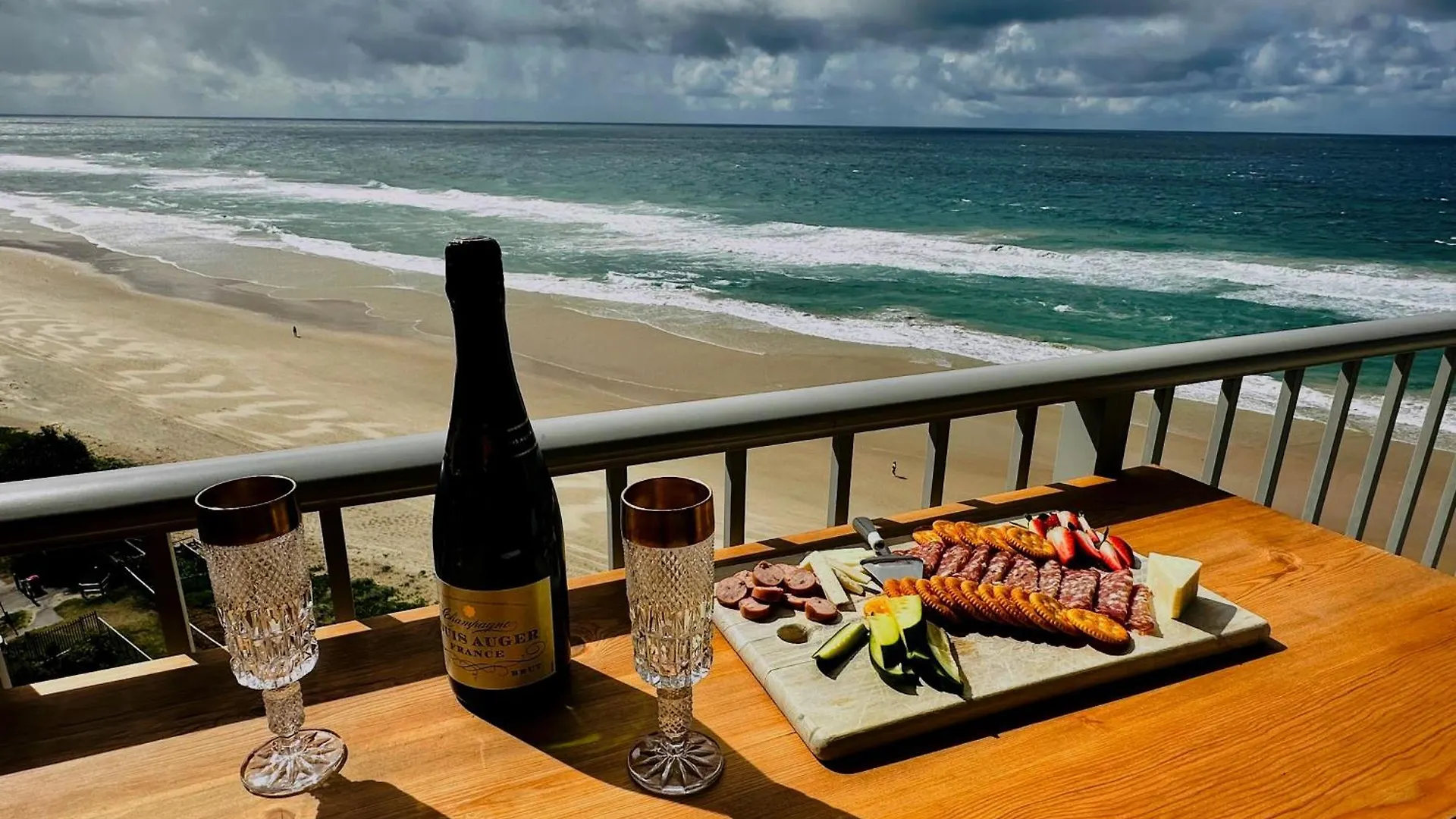 Apartment Absolutely Stunning! On The Beach !!! Gold Coast